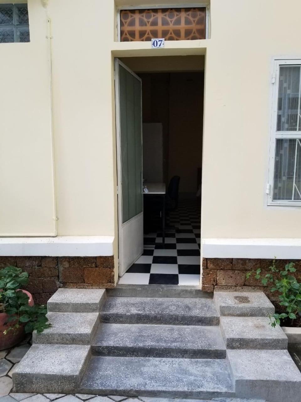 Room 7 - Studio In A Villa 5Mn Walk From The Royal Palace With Swimming Pool プノンペン エクステリア 写真